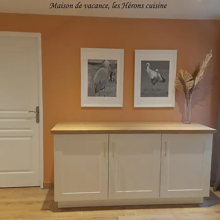 Domaine De L'ermitage Casa de Férias *