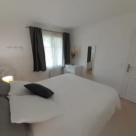 Hébergement de vacances Domaine De L'ermitage *